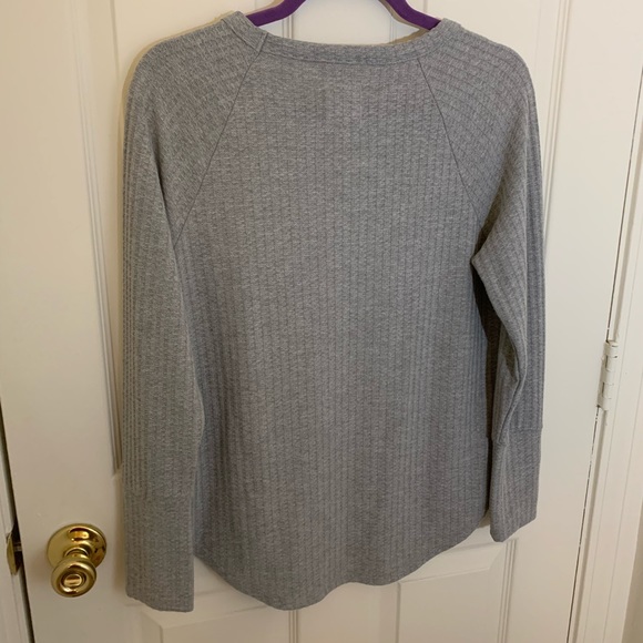 Women’s gray sweater - Picture 3 of 10